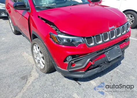 2023 Jeep Compass Latitude Lux Fwd z USA, uszkodzony, nr VIN 3C4NJDFNXPT547593